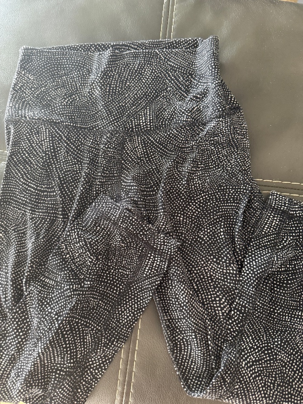 lululemon athletica Black and White Patterned Leggings - Picture 3 of 4